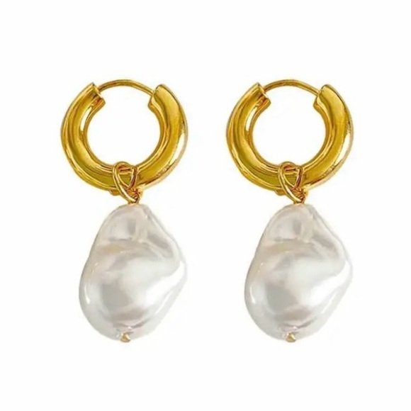 ✨Anthropologie Alta Gold Pearl Drop Earrings - Picture 2 of 6